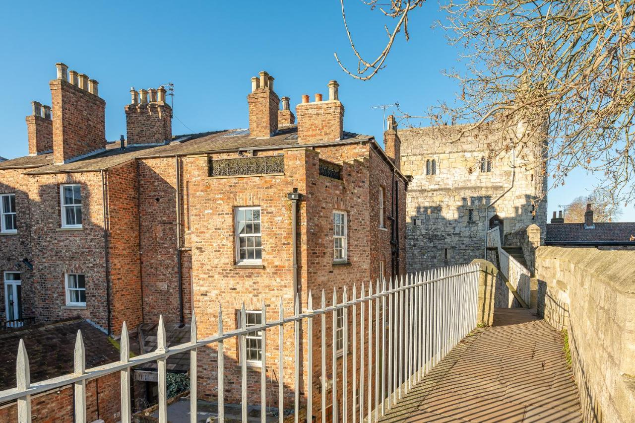 Roman Walls View York Eksteriør billede